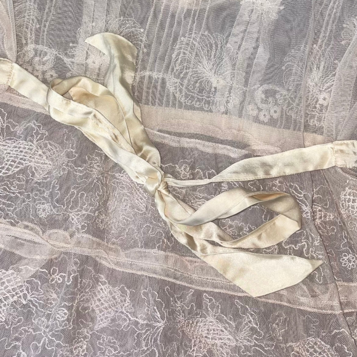 00s Sheer Cream Lace Babydoll Top